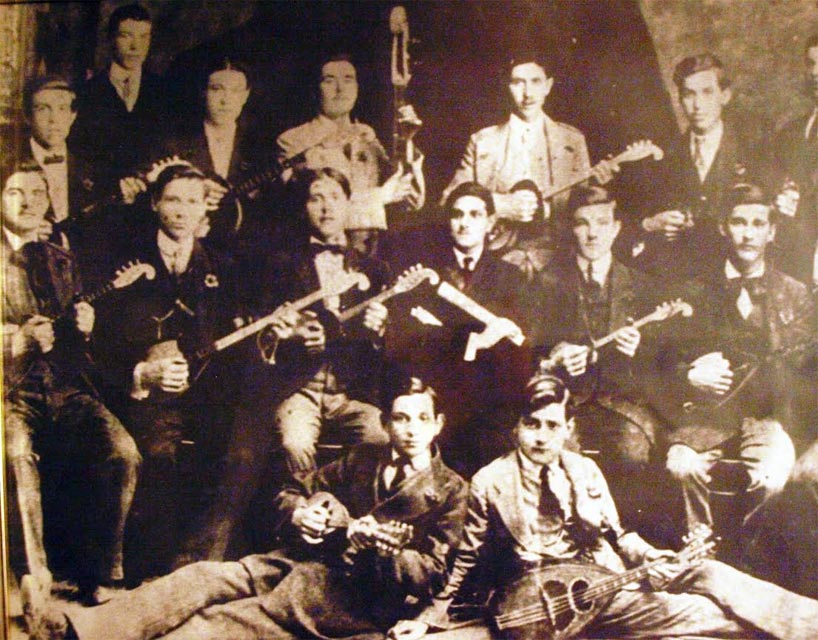 Tamburaški orkestar iz prvih godina 
